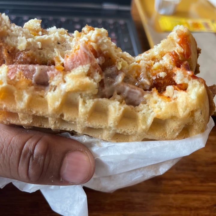 photo of Plant Power Fast Food Chicken & Waffles Breakfast Sandwich shared by @razor on  16 Mar 2022 - review