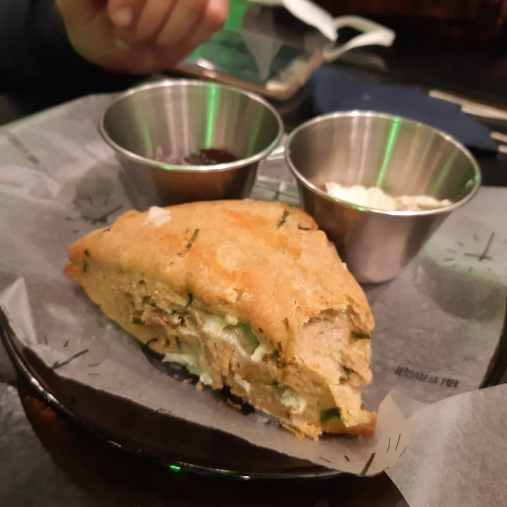 review photo of Fifi Almacén Scon de queso shared by @emilyvegan on 31 Aug 2021 - review