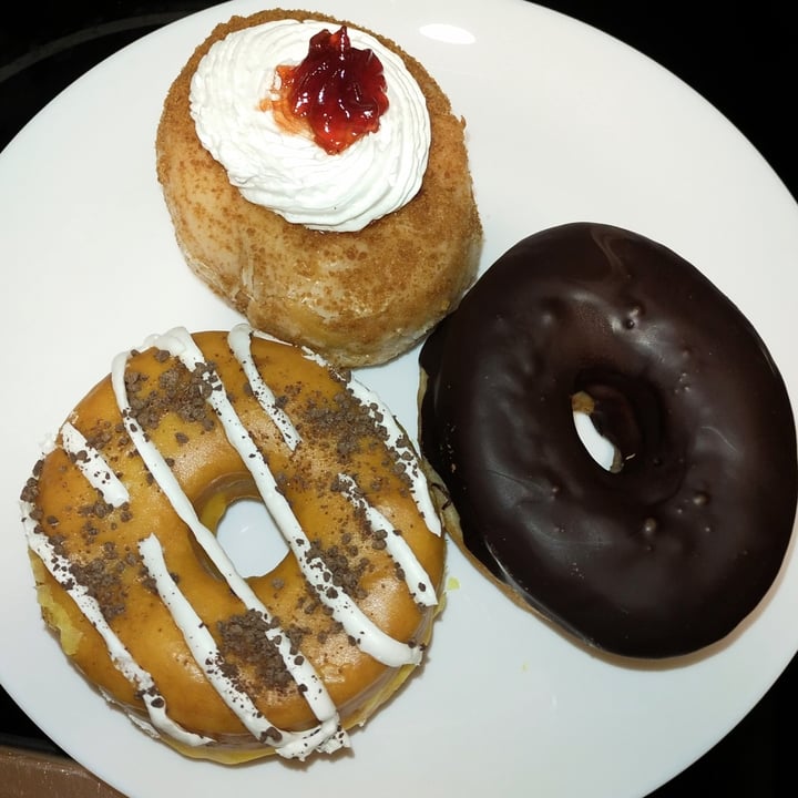 photo of Bungnuts Surtido donuts shared by @satanyancat on  02 Nov 2022 - review