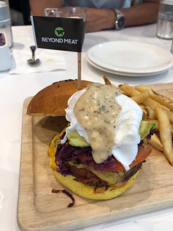 review photo of Mahota Kitchen (Century Square) Beyond meat burger shared by @jellydin on 04 Jun 2019 - review