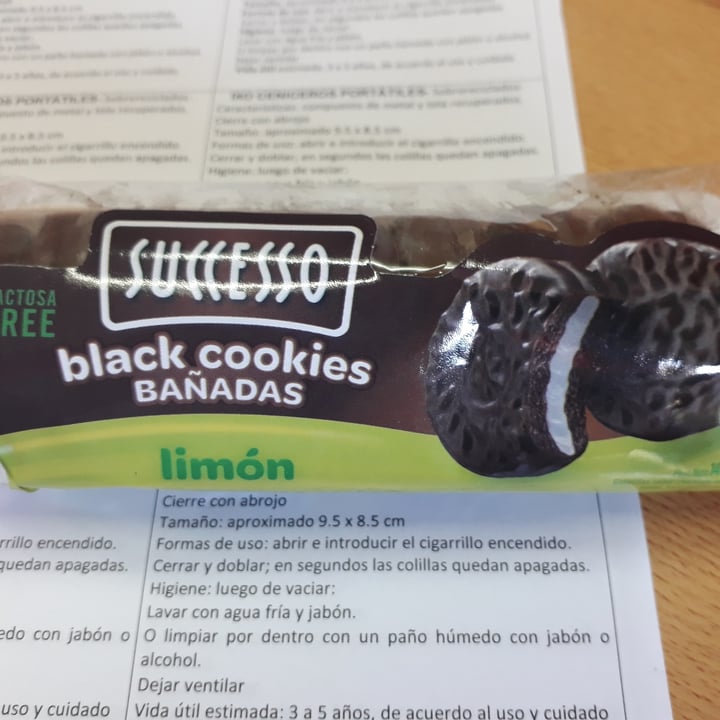 photo of Successo Black Cookies Rellenas Limón shared by @lulapasc on  12 Nov 2021 - review