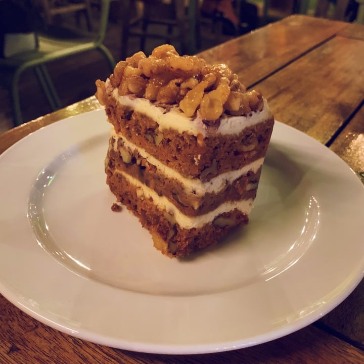 photo of Privé Paragon Carrot Cake shared by @lasithalokuge on  02 Feb 2020 - review