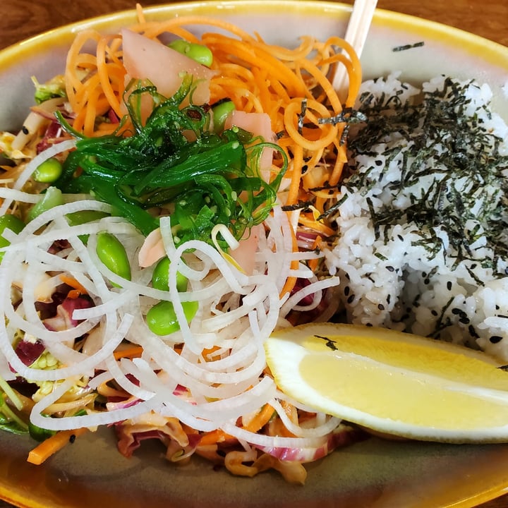 photo of Everton Park Hotel Vegan Poke Bowl shared by @itsjustmel on  02 Jul 2022 - review