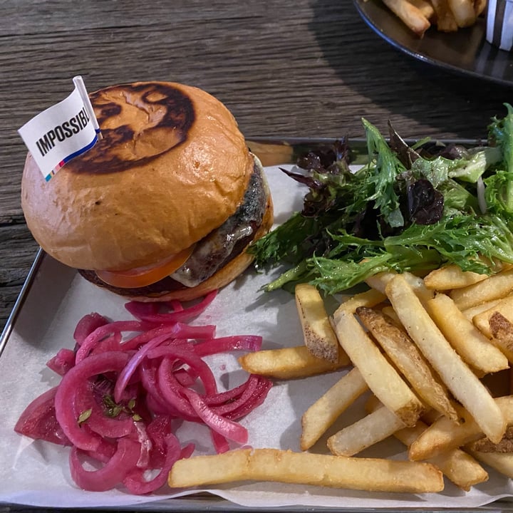 review photo of Little Island Brewing Co impossible burger shared by @theflexivore on 03 Sep 2021 - review
