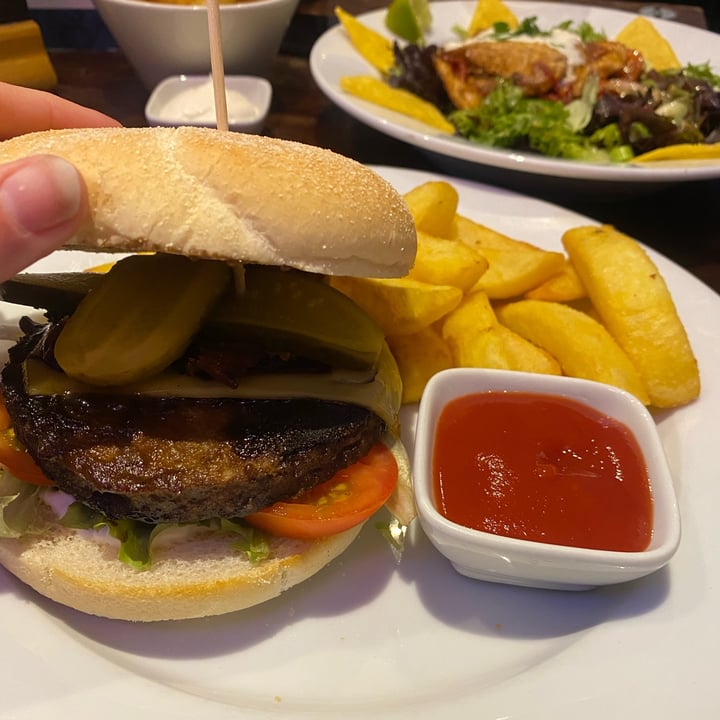 photo of Lady Luck The Greenhouse Burger shared by @robsm95 on  24 Apr 2022 - review