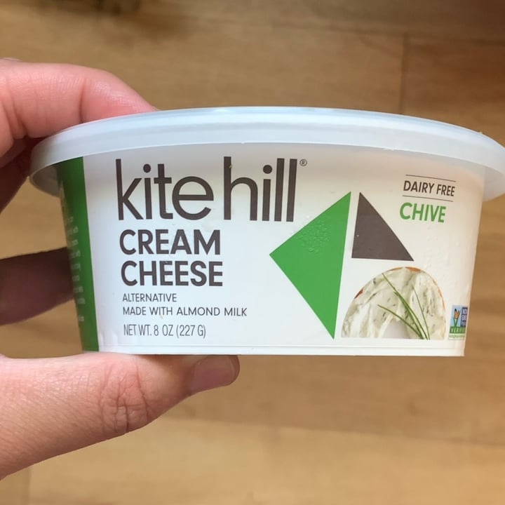 photo of Kite Hill Cream Cheese Alternative Chive shared by @veggiefren on  30 May 2022 - review