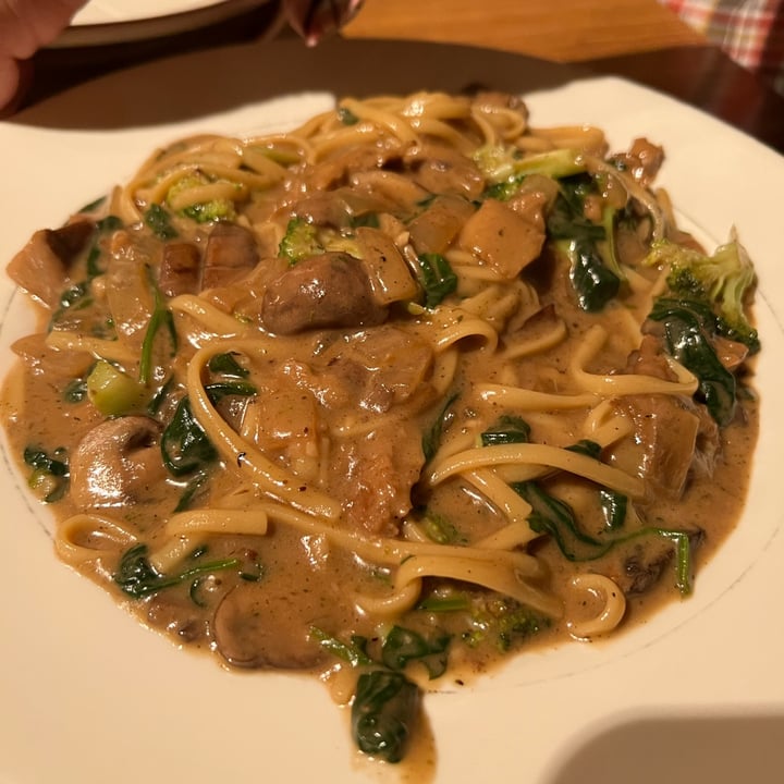 review photo of Kaya's Kitchen seitan stroganoff shared by @allycat38 on 27 Nov 2022 - review