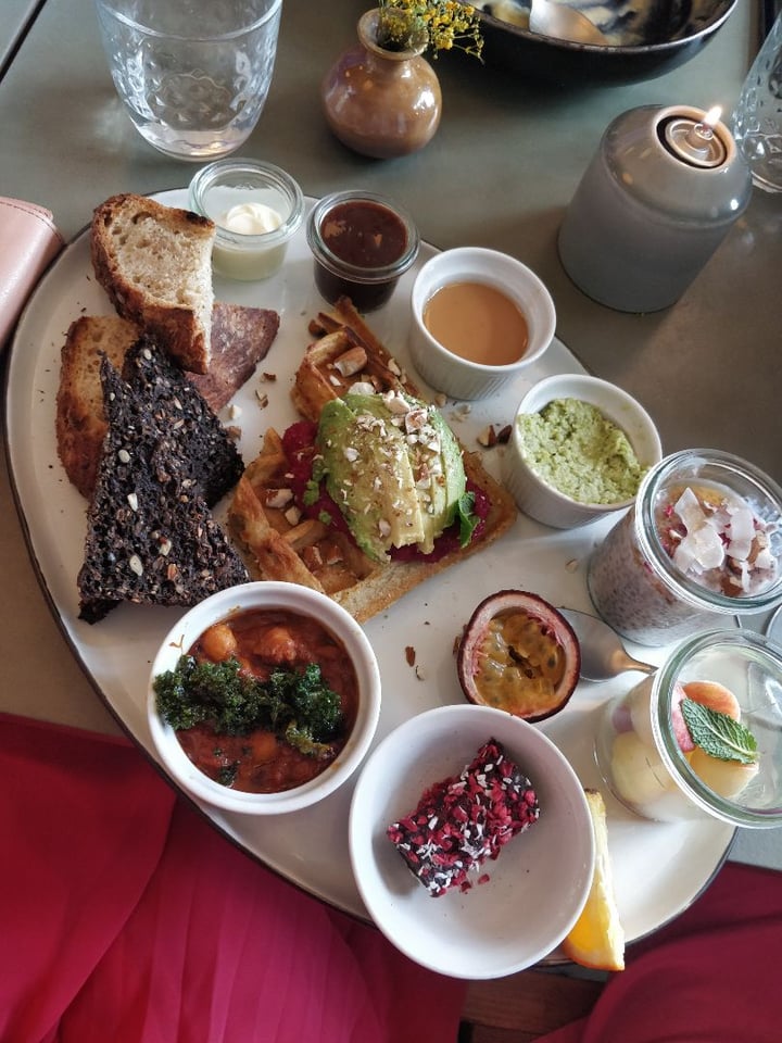 review photo of Cafe Ñ Brunch Plate shared by @nondairycheese on 09 Apr 2019 - review