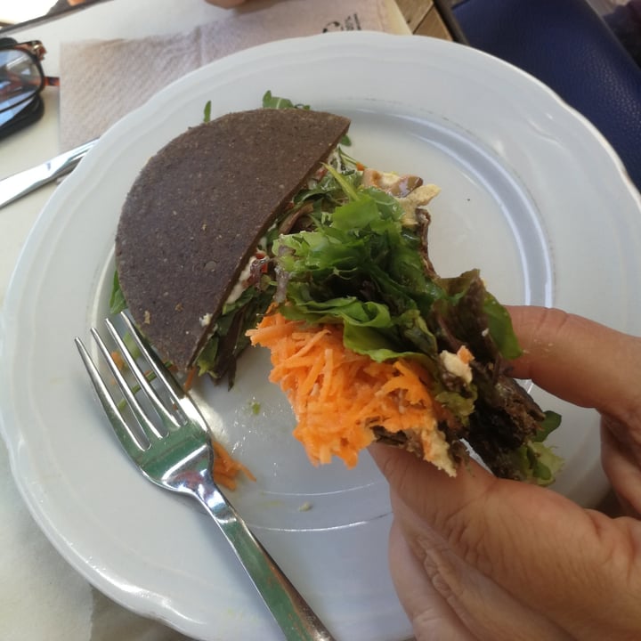photo of Écru Sandwich Raw shared by @francesnincarbone on  16 Sep 2021 - review