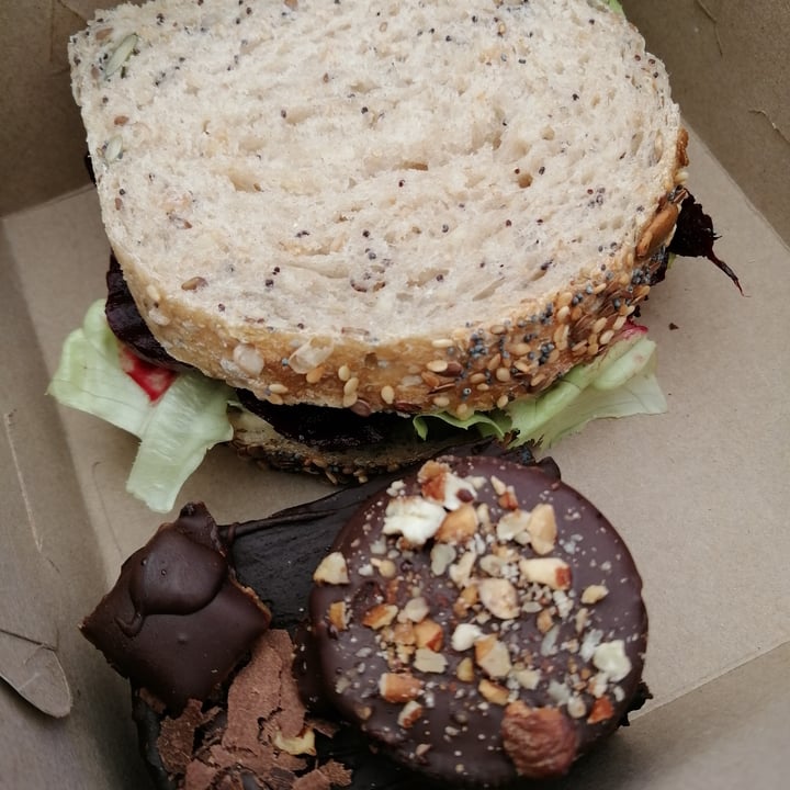 review photo of The Sandwich Shack Vegan Brownie shared by @ingridgeertsema on 08 Sep 2021 - review