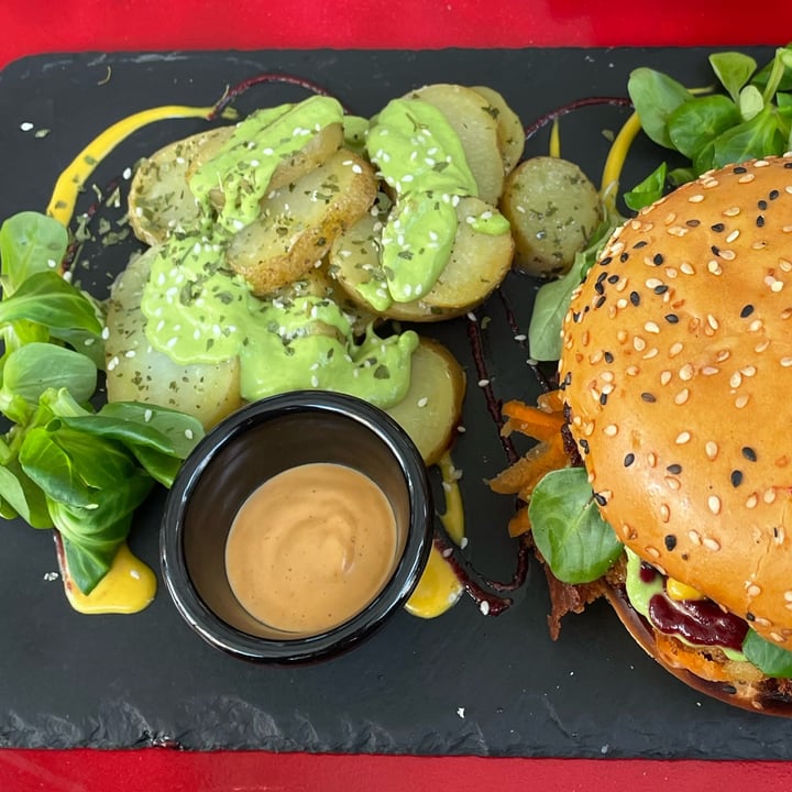review photo of Sanissimo Príncipe Pio Veggie Burger Yanomami shared by @simonavaccaro on 19 Dec 2022 - review