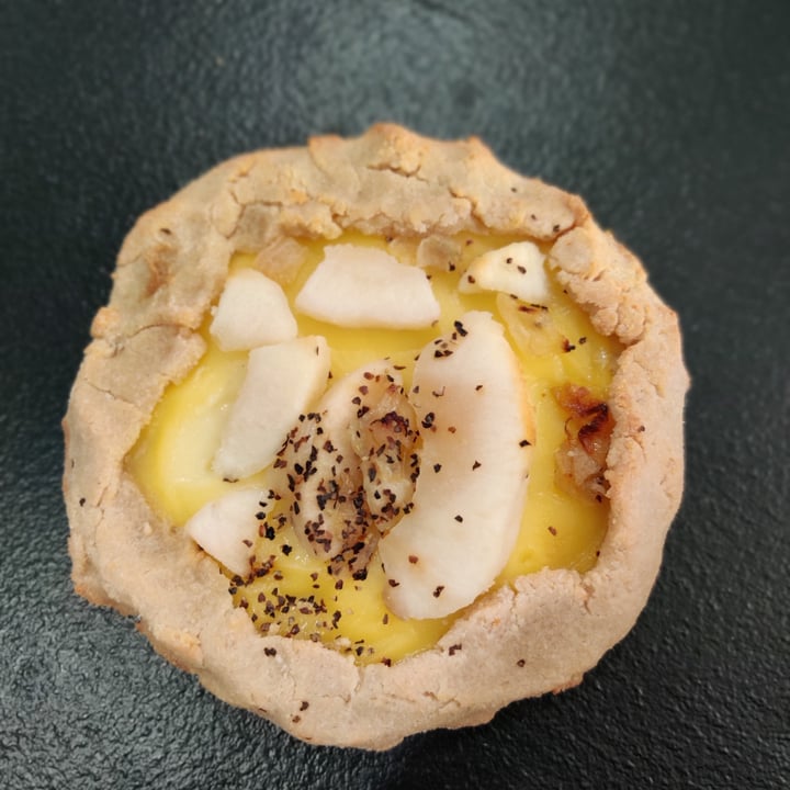 photo of Be Kind Bake House Gouda, Caramelized Onion, and Apple galette With Follow Your Heart Gouda Cheese shared by @misscherise on  06 Jun 2021 - review
