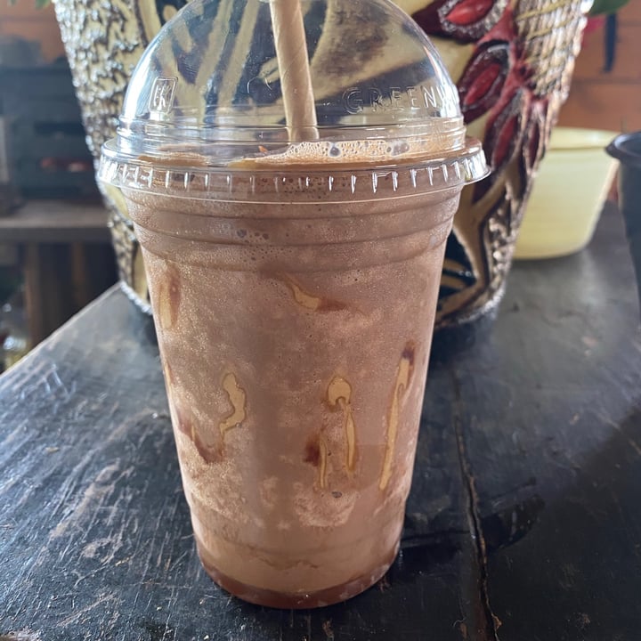 photo of Holy Vegan Shake Chocolate Con Mantequilla De Cacahuate shared by @calci-fer on  16 May 2021 - review