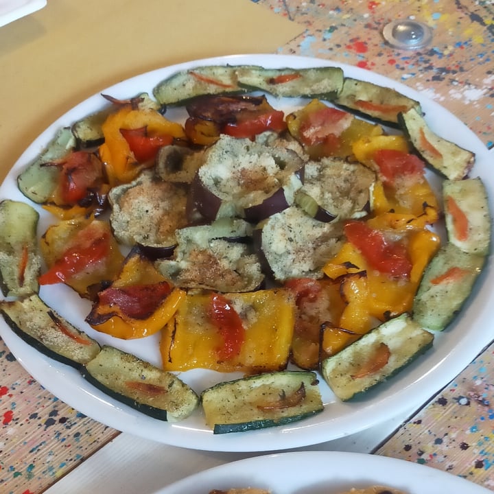 photo of Gustitaliano Catering Verdure gratinate shared by @nightmarebeforeveg on  19 Apr 2022 - review