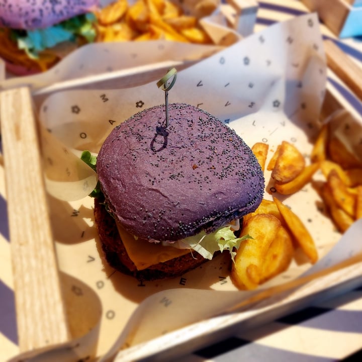 photo of Flower Burger Flower Burger shared by @elladora on  18 May 2022 - review