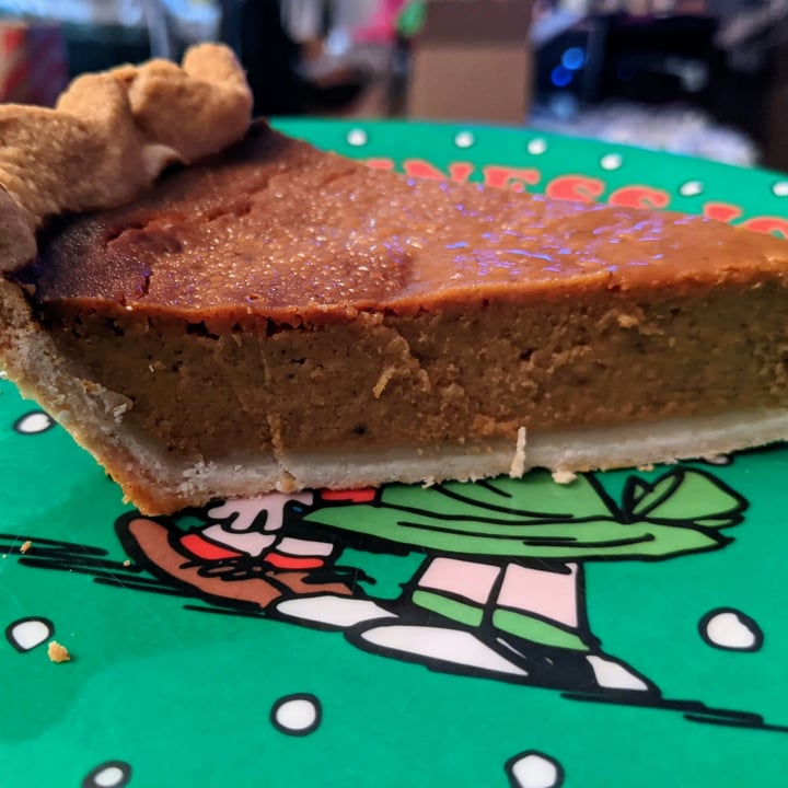 photo of Whole Foods Market Vegan Pumpkin Pie shared by @kathryncberlin on  18 May 2022 - review