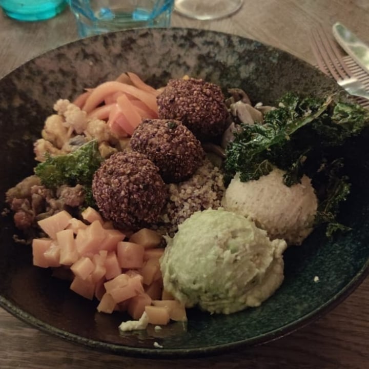 review photo of Europa Café Macro Bowl shared by @mickshunter on 08 Oct 2022 - review