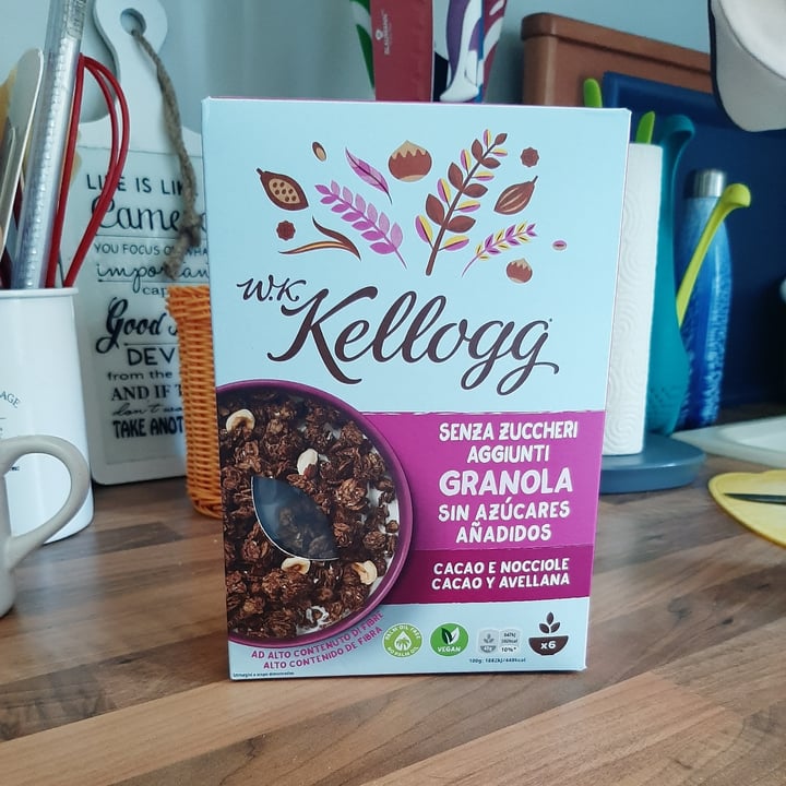 photo of Kellogg Cocoa And Hazelnut Granola shared by @3l3n1x86 on  10 Apr 2022 - review