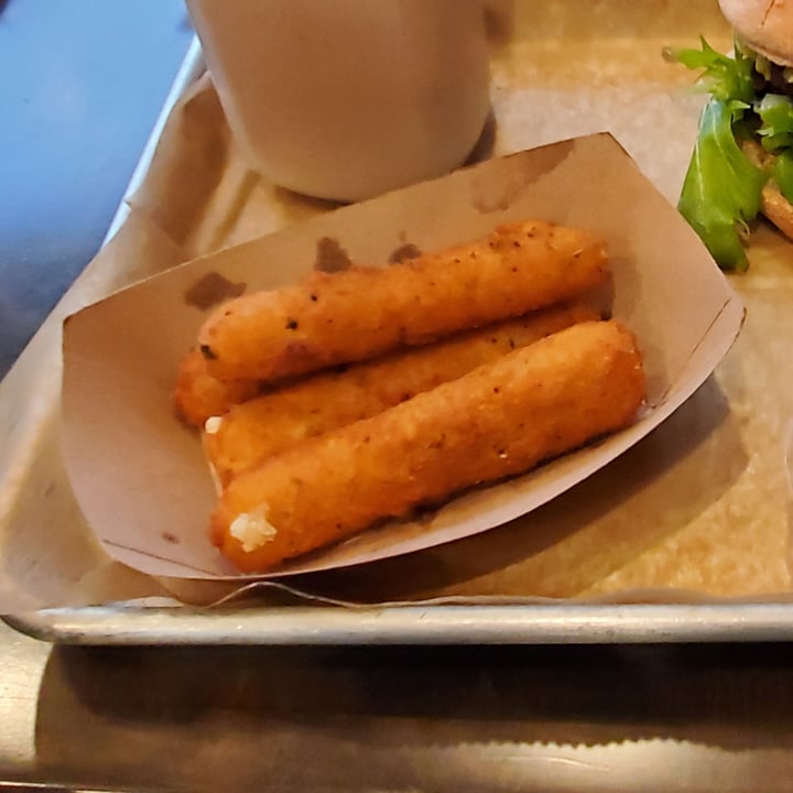 photo of E Burger Mozzarella Sticks shared by @snk1219 on  20 Jan 2021 - review