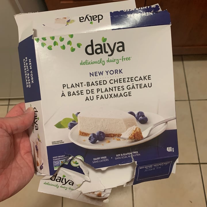 photo of Daiya Cheese cake shared by @nowmakeitvegan on  21 Jun 2022 - review