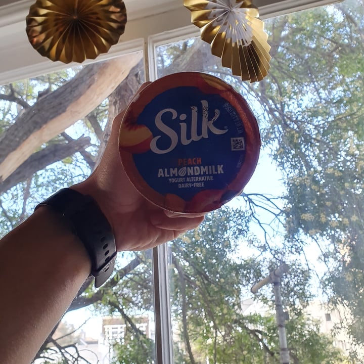 photo of Silk Peach Almondmilk Yogurt Alternative shared by @paniwilson on  05 Mar 2022 - review