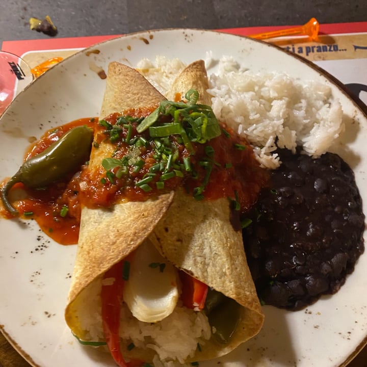 photo of Tijuana Burrito Vegano shared by @effymusic on  13 May 2022 - review