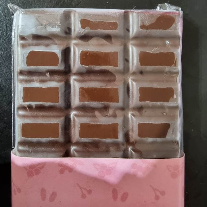review photo of Cocoa Plant Based Chocolate con arándanos shared by @chelldu on 17 Feb 2022 - review