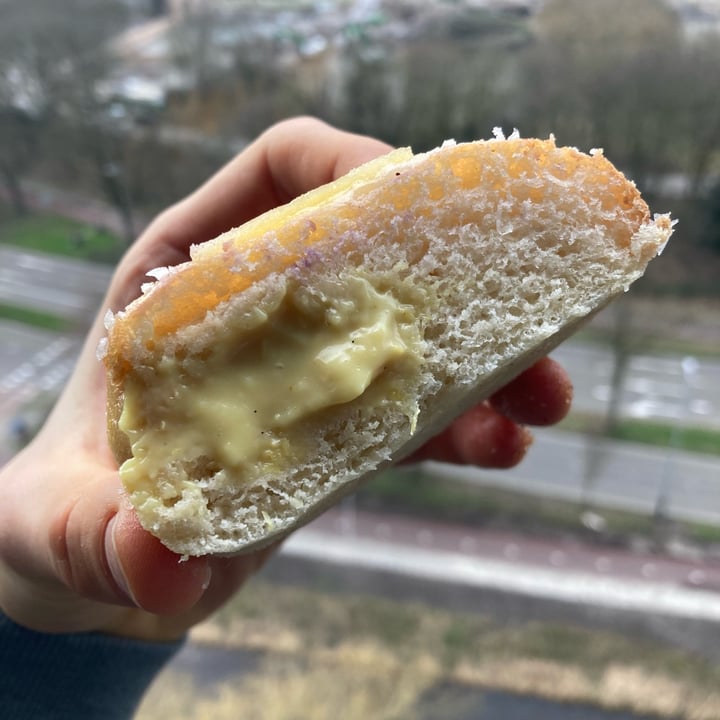 photo of Life's a Peach Lemon Donut shared by @david- on  24 Feb 2022 - review