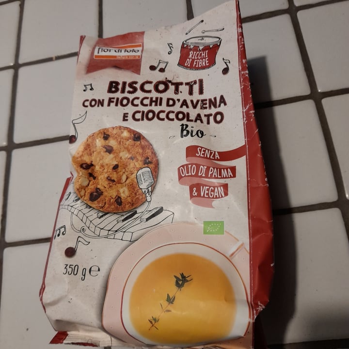 review photo of Fior di Loto Biscotti Con Fiocchi D’avena E Cioccolato shared by @marcellomuzzioli86 on 20 Apr 2022 - review