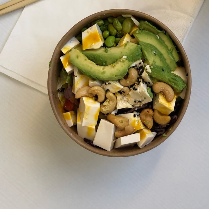 review photo of Poke Bowl & Bar Cagliari Poke Bowl Vegan shared by @xoxoisa on 14 Mar 2022 - review