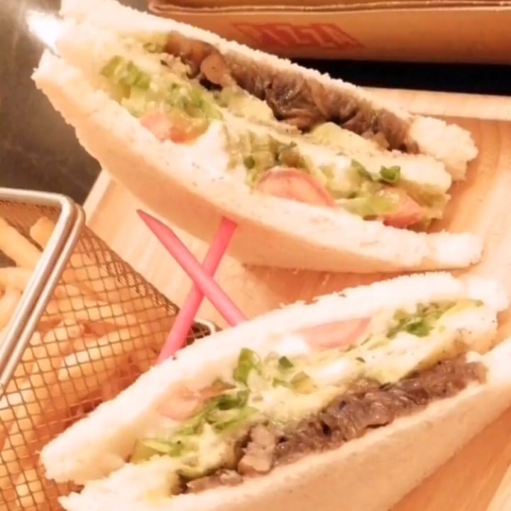 photo of Luna's Kitchen Beirut Club sandwich shared by @jen14 on  06 Dec 2020 - review