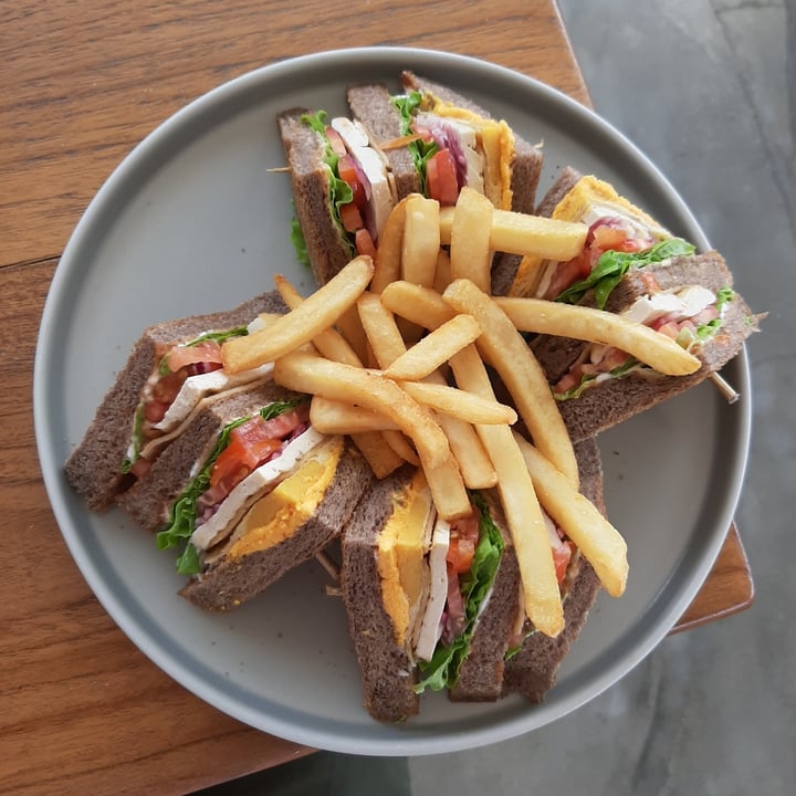 photo of I Am Vegan Babe Cafe Babe Club Sandwich shared by @plantsfeelthough on  29 Jun 2020 - review