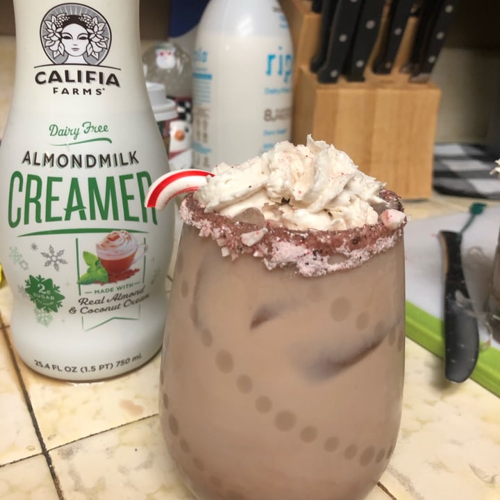 review photo of Califia Farms Peppermint Mocha Almondmilk Creamer shared by @monirod333 on 31 Jan 2022 - review