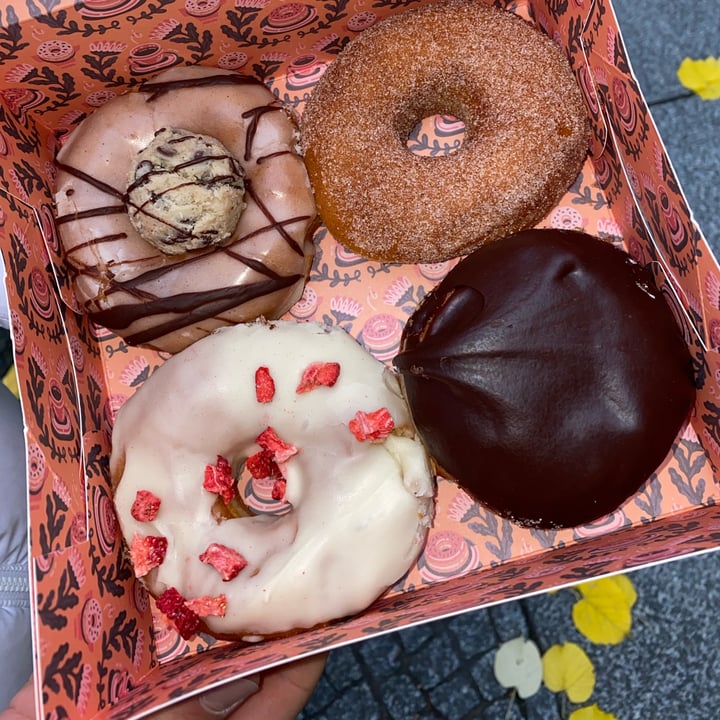 review photo of Brammibal's Donuts Boston Cream shared by @isischnd on 26 Jan 2022 - review