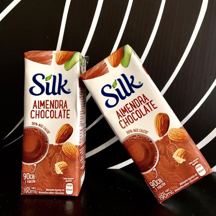 photo of Silk Almendra chocolate shared by @neithhom on  23 Nov 2021 - review