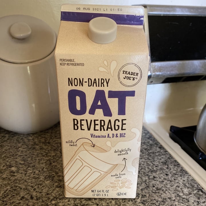 photo of Trader Joe's Non-Dairy Oat Beverage shared by @jenniferchristine on  21 Jun 2021 - review