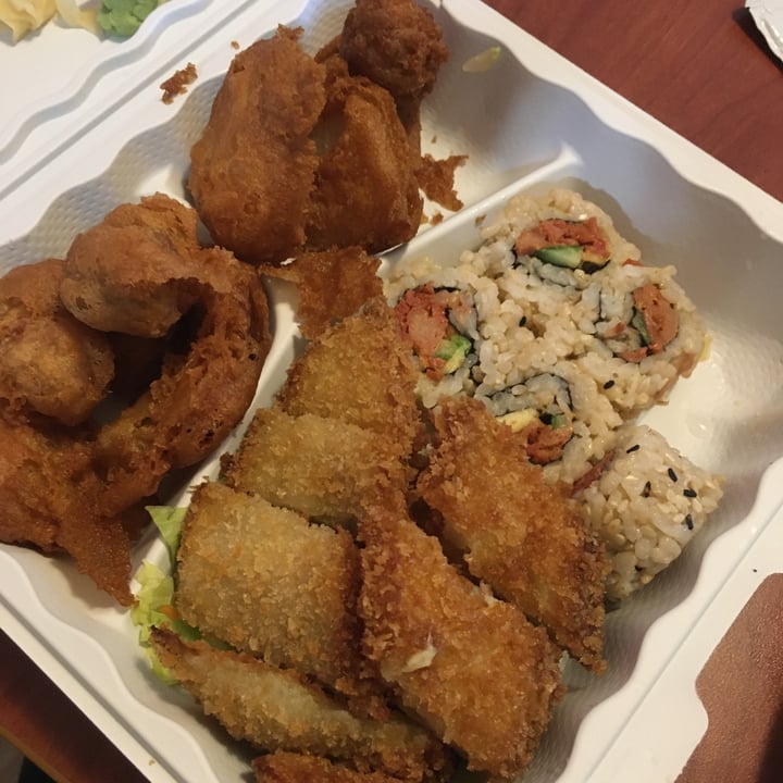 review photo of V.L.C. Vegan Eatery Combo of 3 dishes shared by @leafygreensart on 14 Nov 2020 - review