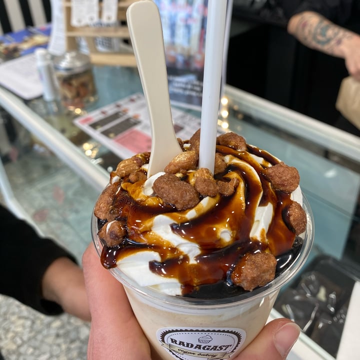 photo of Radagast Vegan Bakery Milkshake Arachidi e Caramello shared by @michelavegan on  04 Apr 2022 - review