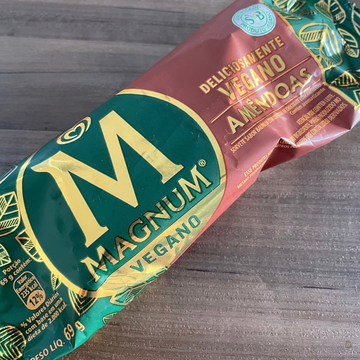 photo of Magnum Magnum Vegan Almond shared by @feitodeplantas on  07 Sep 2021 - review