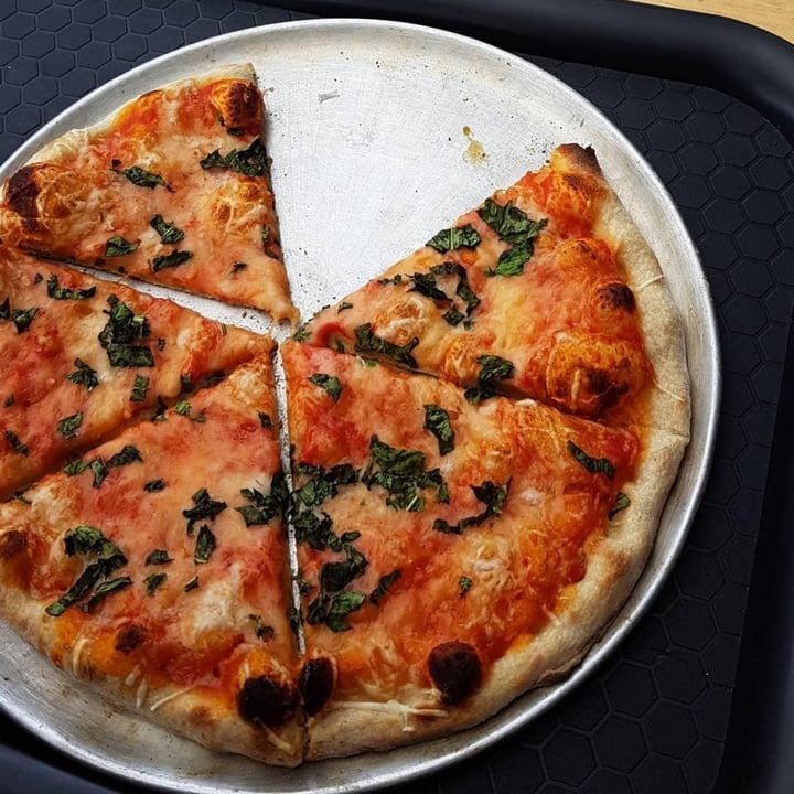 photo of Hervíboro Cocina Vegana Pizza Margarita shared by @adelaidablue on  04 Oct 2020 - review
