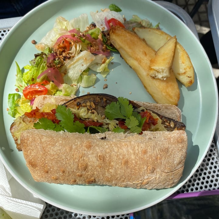 photo of DOC Café Sandwich Berenjena shared by @juliastepanenko on  21 Sep 2022 - review
