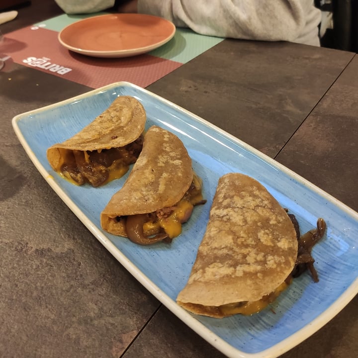 photo of Britos Milano Quesadilla victoria shared by @tipsyballoons on  09 May 2022 - review