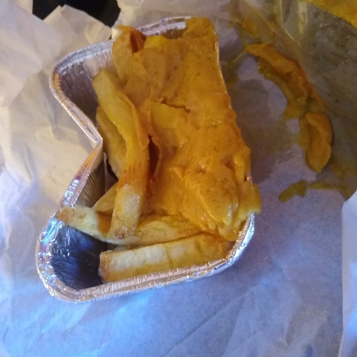 photo of Loving Hut Hamburguesa De Soja Con "Bacon", Tomate, Lechuga, Veganesa Y Papas Con Cheddar shared by @nahuelsarser on  21 Jun 2020 - review