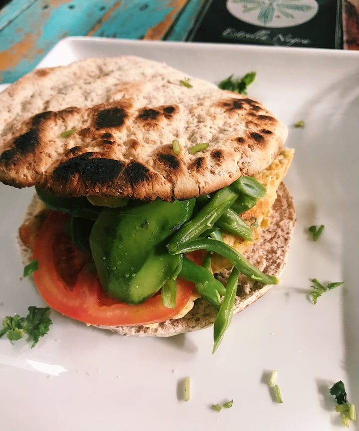 review photo of Estrella Negra Hamburguesa de garbanzos shared by @amirasalame on 01 Mar 2020 - review