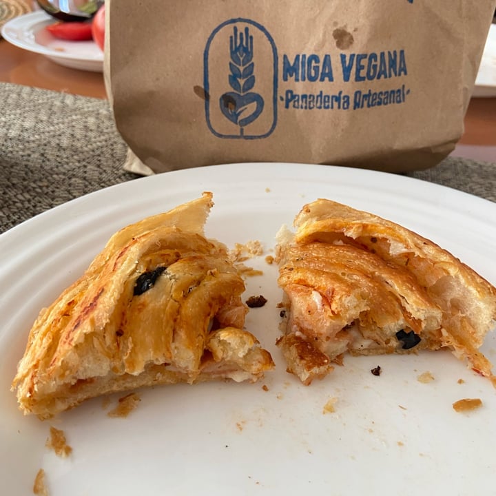 photo of Miga Vegana Rol-Pizza shared by @ilse on  06 Nov 2021 - review