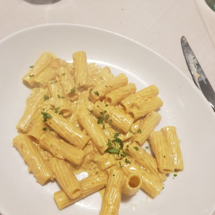 photo of Mezzaluna Carbonara shared by @charlie98 on  17 Mar 2022 - review