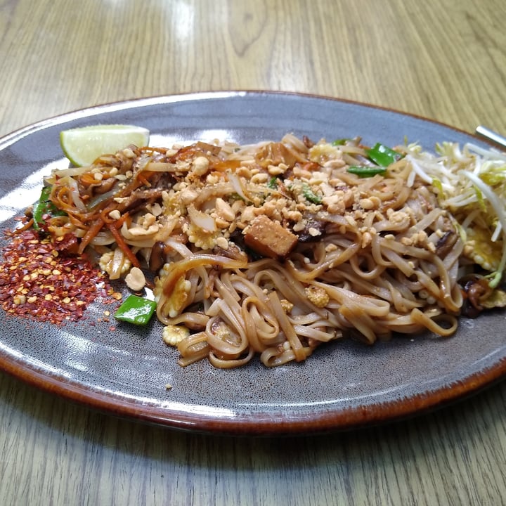 review photo of Plantasia Pad Thai shared by @ximenapaez on 09 Mar 2021 - review