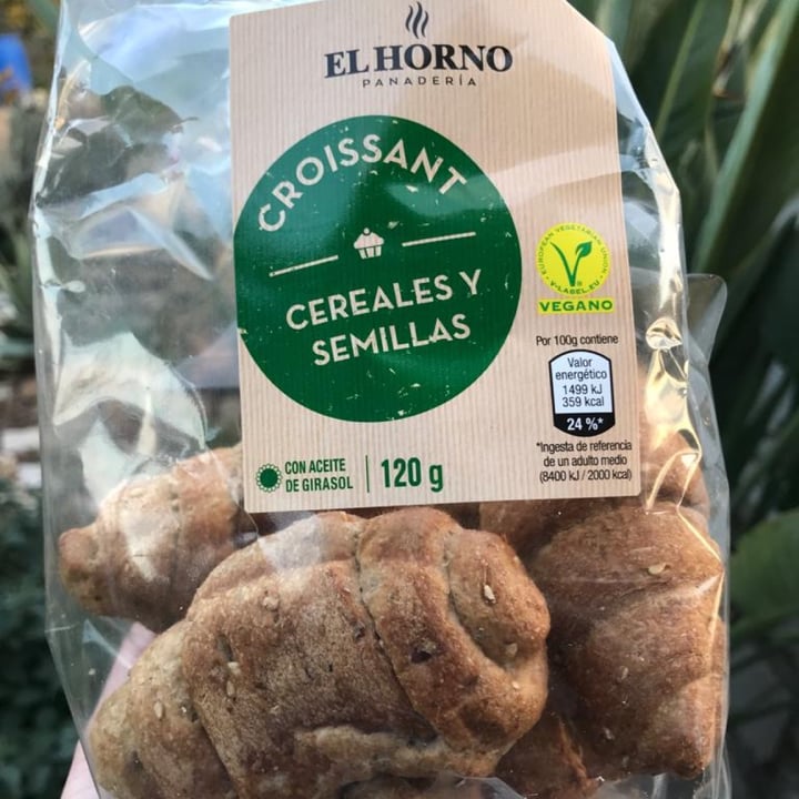 photo of El Horno de Aldi Croissant cereales y semillas shared by @antoniamaria on  27 Jan 2022 - review