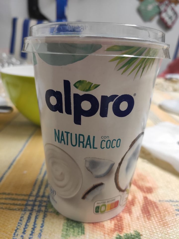 photo of Alpro Natural Con Coco Yogurt shared by @belenmaqueda on  08 Mar 2020 - review