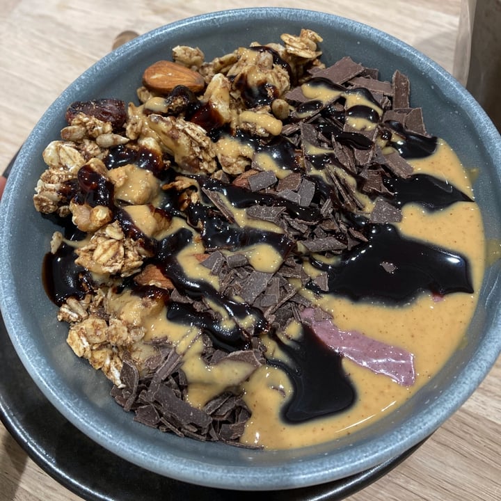 photo of Eden Café Clifton Cherry and vanilla smoothie bowl shared by @lquattro41 on  27 Mar 2022 - review
